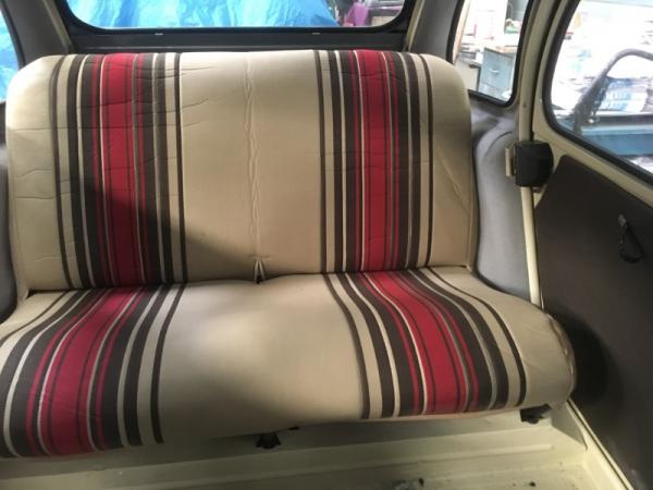 Réfection des sièges d'une Citroën 2CV